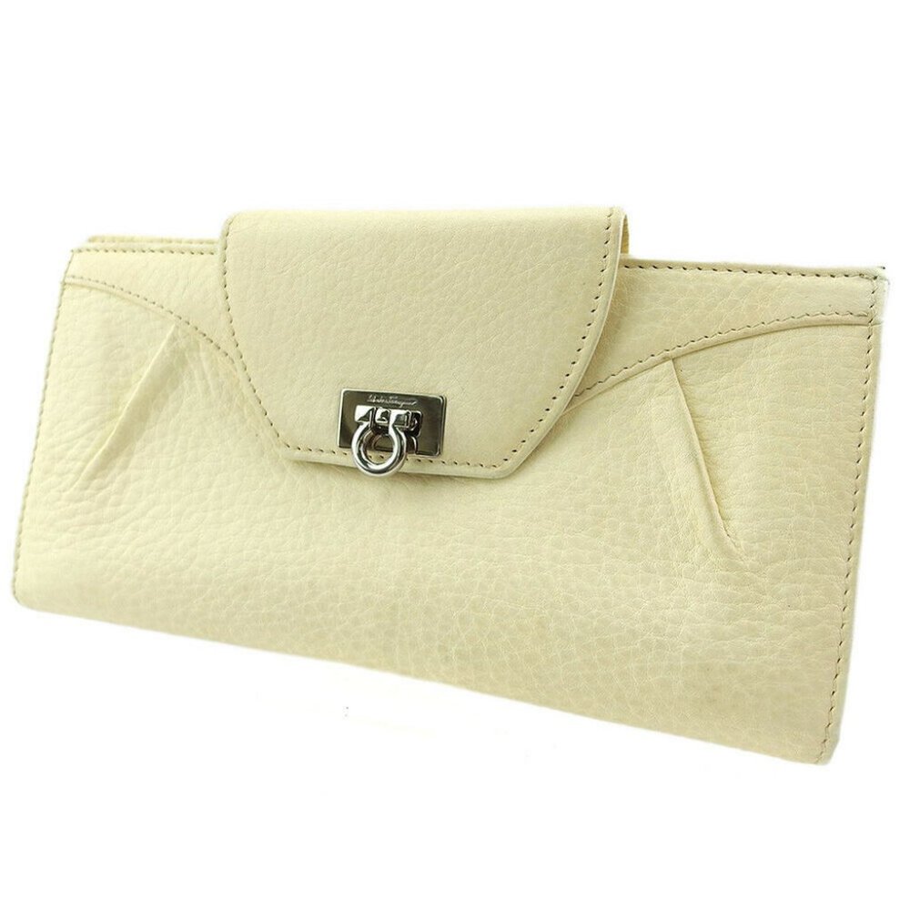 Salvatore Ferragamo Purse Ganchini white beige leather Authentic used
